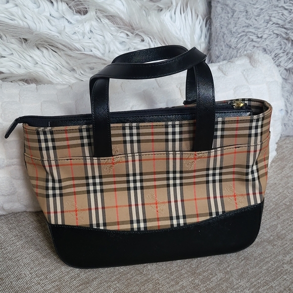 Burberry Horseferry Handle Bag..Authentic w/COA.. - Picture 5 of 16